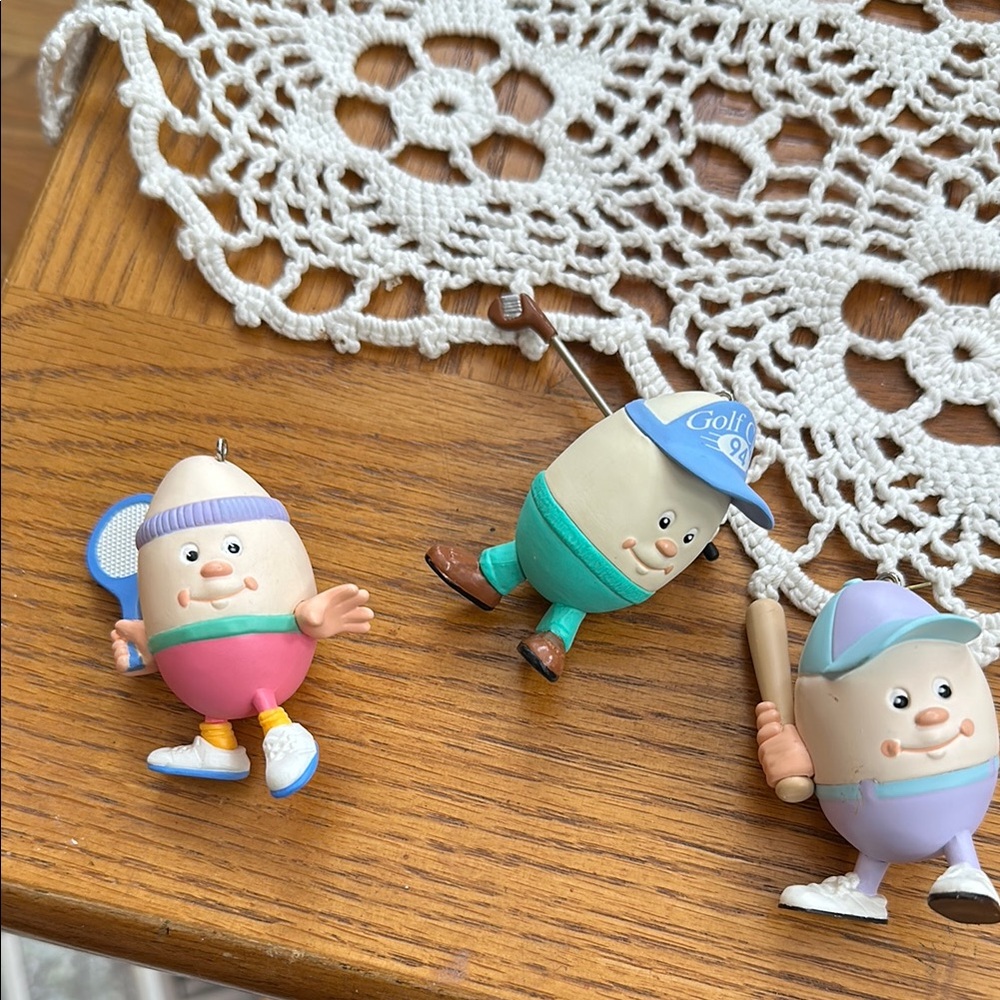 Egg-Shaped Sports Figurines Set - Multicolor